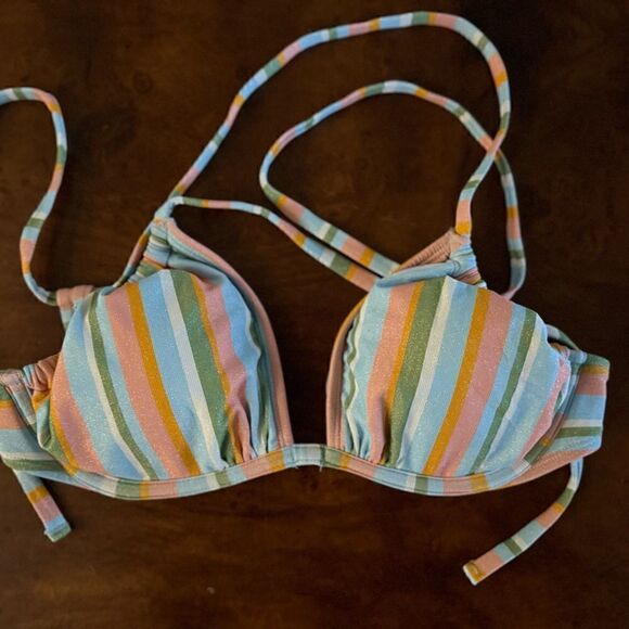 Wild Fable Women's Underwire Striped Shimmer Bikini Top NWOT Size Small - Picture 6 of 6